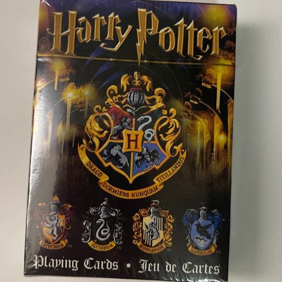 Harry Potter Hogwarts House Themed Illustrated Playing Cards NEW - Picture 2 of 6